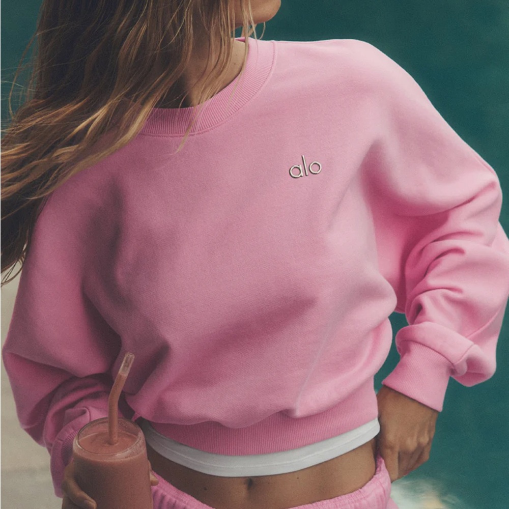 Alo yoga cropped accolade crewneck sweat - sweet pink